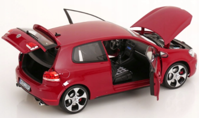 Колекционерска метална кола Volkswagen Golf GTI 1:18 NOREV 188504