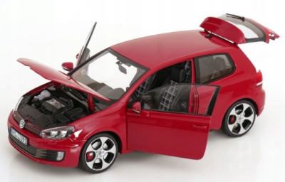 Колекционерска метална кола Volkswagen Golf GTI 1:18 NOREV 188504