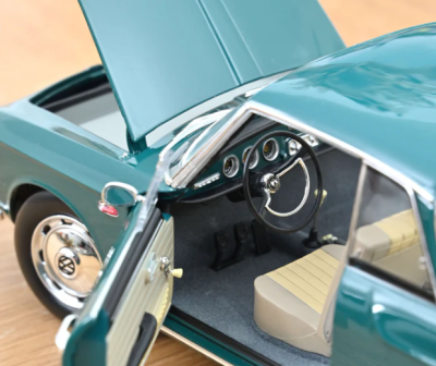 Колекционерска метална кола Volkswagen Karmann Ghia 1500 1:18 NOREV 188648