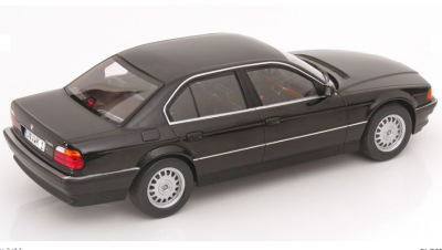 Метална кола BMW 740i 1:18 WERK83 180366