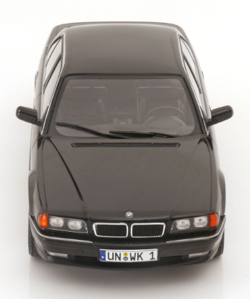 Метална кола BMW 740i 1:18 WERK83 180366