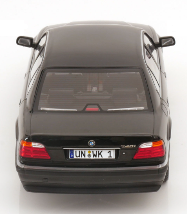 Метална кола BMW 740i 1:18 WERK83 180366