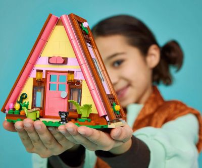 Конструктор Хижа за луксозен къмпинг сред природата LEGO Friends 42682 