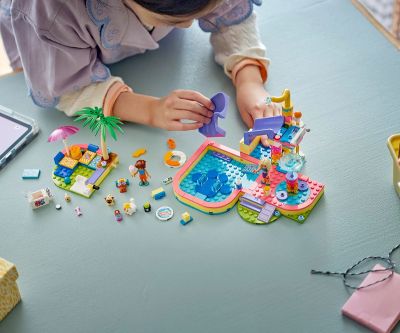 Конструктор Забавен ден в аквапарка LEGO Friends 42676