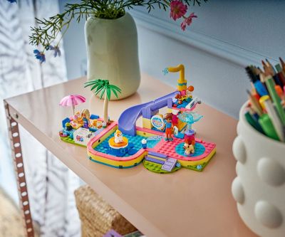 Конструктор Забавен ден в аквапарка LEGO Friends 42676