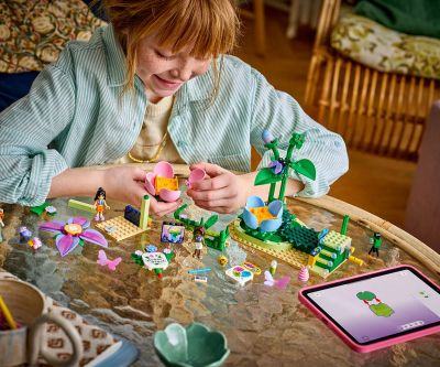 Конструктор Въртележка с цветя и чаени чаши LEGO Friends 42702