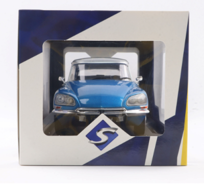 Метален автомобил Citroen D Special 1:18 SOLIDO 1800711
