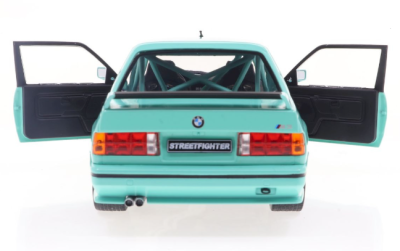 Метален автомобил BMW E30 M3 1:18 SOLIDO 1801527