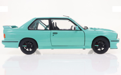 Метален автомобил BMW E30 M3 1:18 SOLIDO 1801527