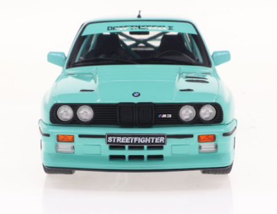 Метален автомобил BMW E30 M3 1:18 SOLIDO 1801527