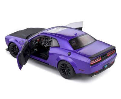 Метален автомобил Dodge Challenger SRT 1:18 SOLIDO 1805714
