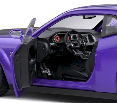 Метален автомобил Dodge Challenger SRT 1:18 SOLIDO 1805714