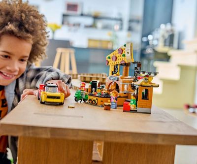 Конструктор Доставка на пица с превозни средства LEGO City 60496
