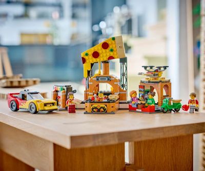 Конструктор Доставка на пица с превозни средства LEGO City 60496