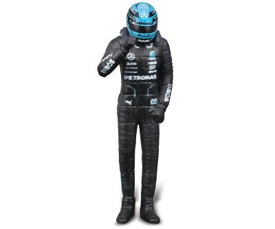 Метална кола Mercedes W15 с фигура George Russel Formula 1 1:24 Bburago 18/28069