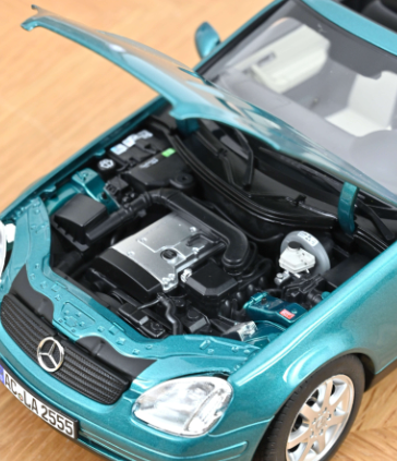 Колекционерска метална кола Mercedes Benz SLK 1:18 NOREV 183021