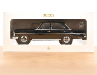 Колекционерска метална кола Mercedes Benz 280 SE 1:18 NOREV 183360