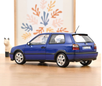 Колекционерска метална кола Volkswagen Golf GTI 1:18 NOREV 188506