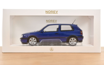Колекционерска метална кола Volkswagen Golf GTI 1:18 NOREV 188506