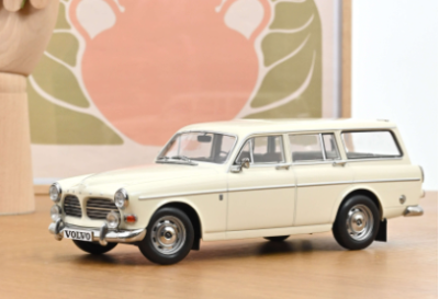 Колекционерска метална кола Volvo Amazon Break 1:18 NOREV 188750