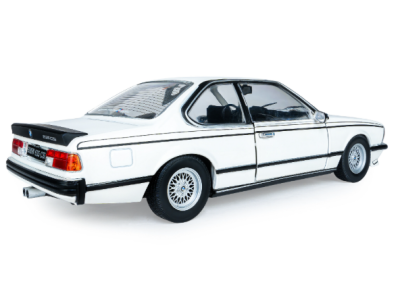 Метален автомобил BMW 635 CSI 1:18 SOLIDO 1810304