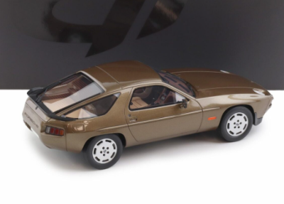 Колекционерска кола Porsche 928 S 1:18 GT SPIRIT GT1005