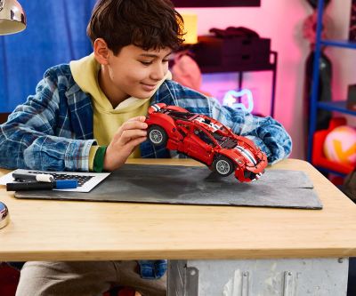 Конструктор Кола Ferrari 488 Pista LEGO Technic 42235