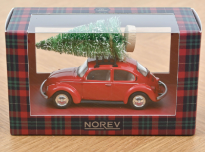 Метална кола Volkswagen Beetle Christmas 1:43 NOREV 841006