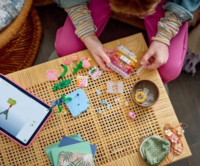 Конструктор Шишенце с парфюм с цветна украса LEGO Creator 31383
