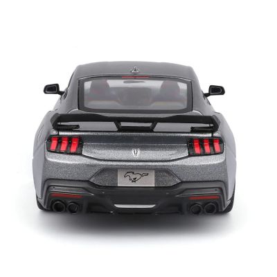 Метална кола Ford Mustang Darkhorse 1:24 Maisto 32925