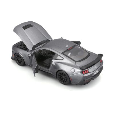 Метална кола Ford Mustang Darkhorse 1:24 Maisto 32925