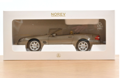 Колекционерска метална кола Mercedes Benz SL 500 1:18 NOREV 183843