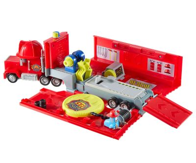 Камион Mack с мобилен център за ремонт Disney Pixar Cars Mattel JMT58 