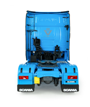 Метален камион влекач Scania 580S HighLine 113 TRIBUTE 1:24 SOLIDO 2400307