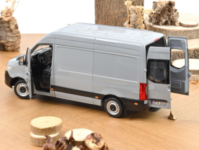 Колекционерска метална кола Mercedes Benz Sprinter 1:18 NOREV 183042