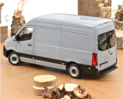 Колекционерска метална кола Mercedes Benz Sprinter 1:18 NOREV 183042