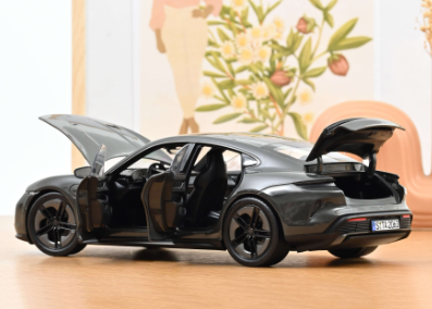 Колекционерска метална кола Porsche Taycan Turbo S 1:18 NOREV 187654