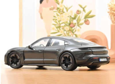 Колекционерска метална кола Porsche Taycan Turbo S 1:18 NOREV 187654