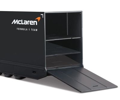 Метален камион автовоз Mercedes Benz McLaren team F1 1/43 Bburago 38401 