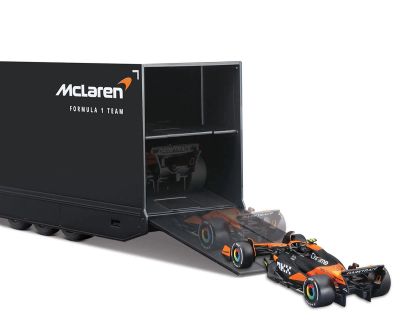 Метален камион автовоз Mercedes Benz McLaren team F1 1/43 Bburago 38401 