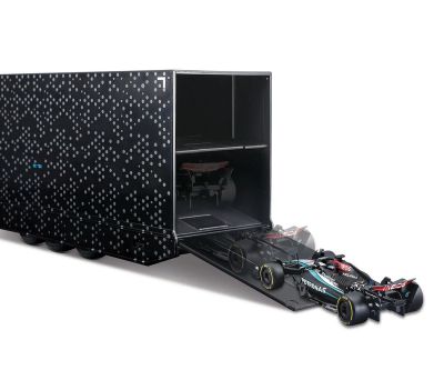 Метален камион автовоз Mercedes Benz AMG team F1 1/43 Bburago 38402