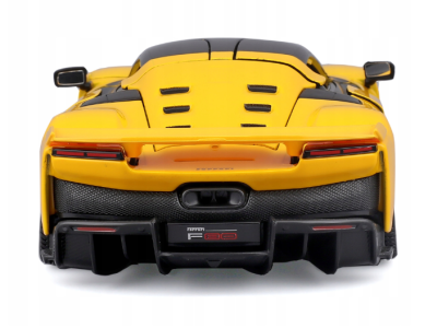 Метална кола Ferrari F80 1:24 Bburago 26034 жълт