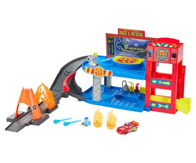 Команден център на състезателна писта с Маккуин и Гуидо Cars Race Mattel JMT59 