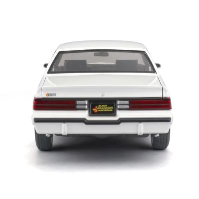 Метална колa Buick Grand National 1:18 Maisto 31479 бяла