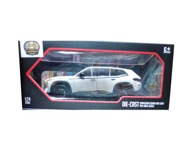 Метален автомобил BMW XM 1/24 бял