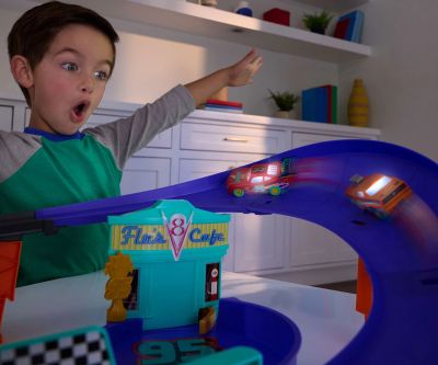 Писта лупинг със Светкавицата Маккуин DIsney and Pixar Cars Race Mattel JMT57