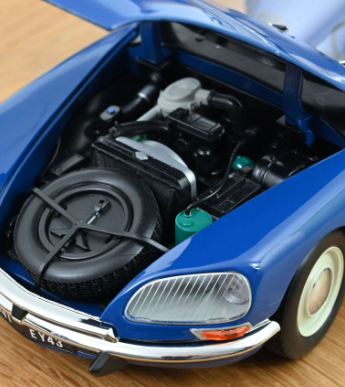 Колекционерска метална кола Citroen Break 21 1:18 NOREV 181772