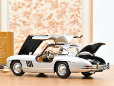 Колекционерска метална кола Mercedes Benz 300 SL 1:18 NOREV 183857