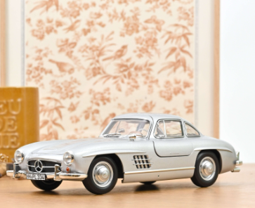 Колекционерска метална кола Mercedes Benz 300 SL 1:18 NOREV 183857