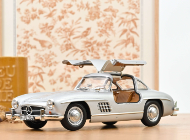 Колекционерска метална кола Mercedes Benz 300 SL 1:18 NOREV 183857